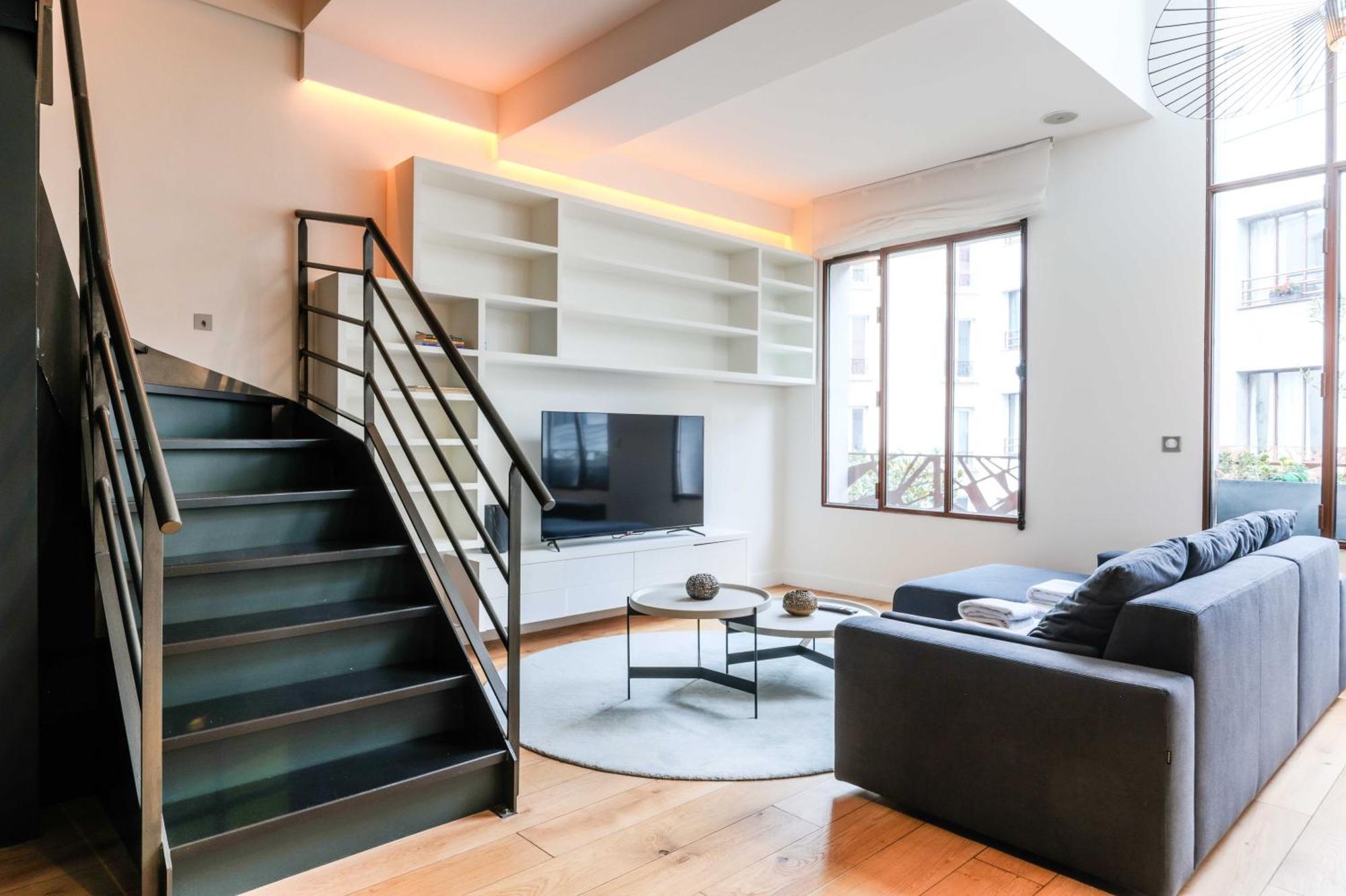 Chic Duplex Loft In Trendy Bastille Apartment