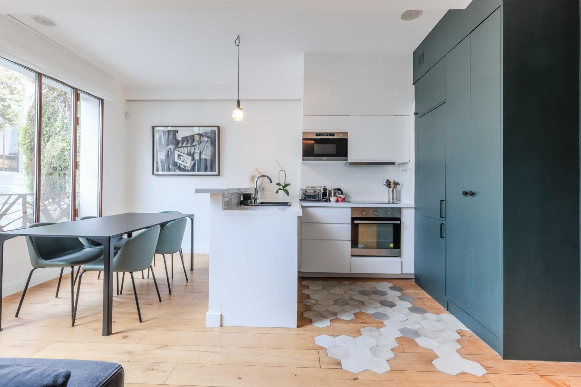Chic Duplex Loft In Trendy Bastille Apartment *